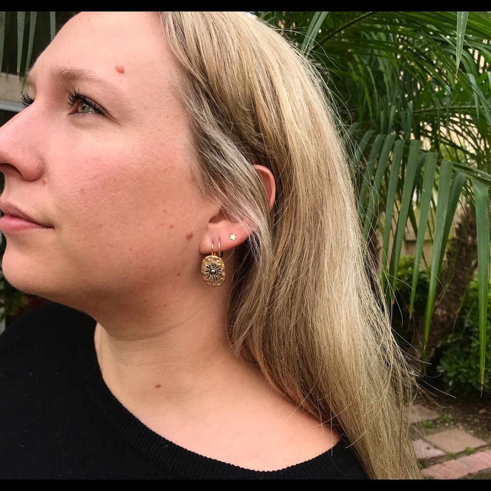 HP✨14k Gold✨ Hammered Hematite Flower Drop Earring - Picture 5 of 6